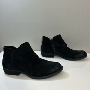 Born Adalee Black Suede Ankle Boots Size 9
